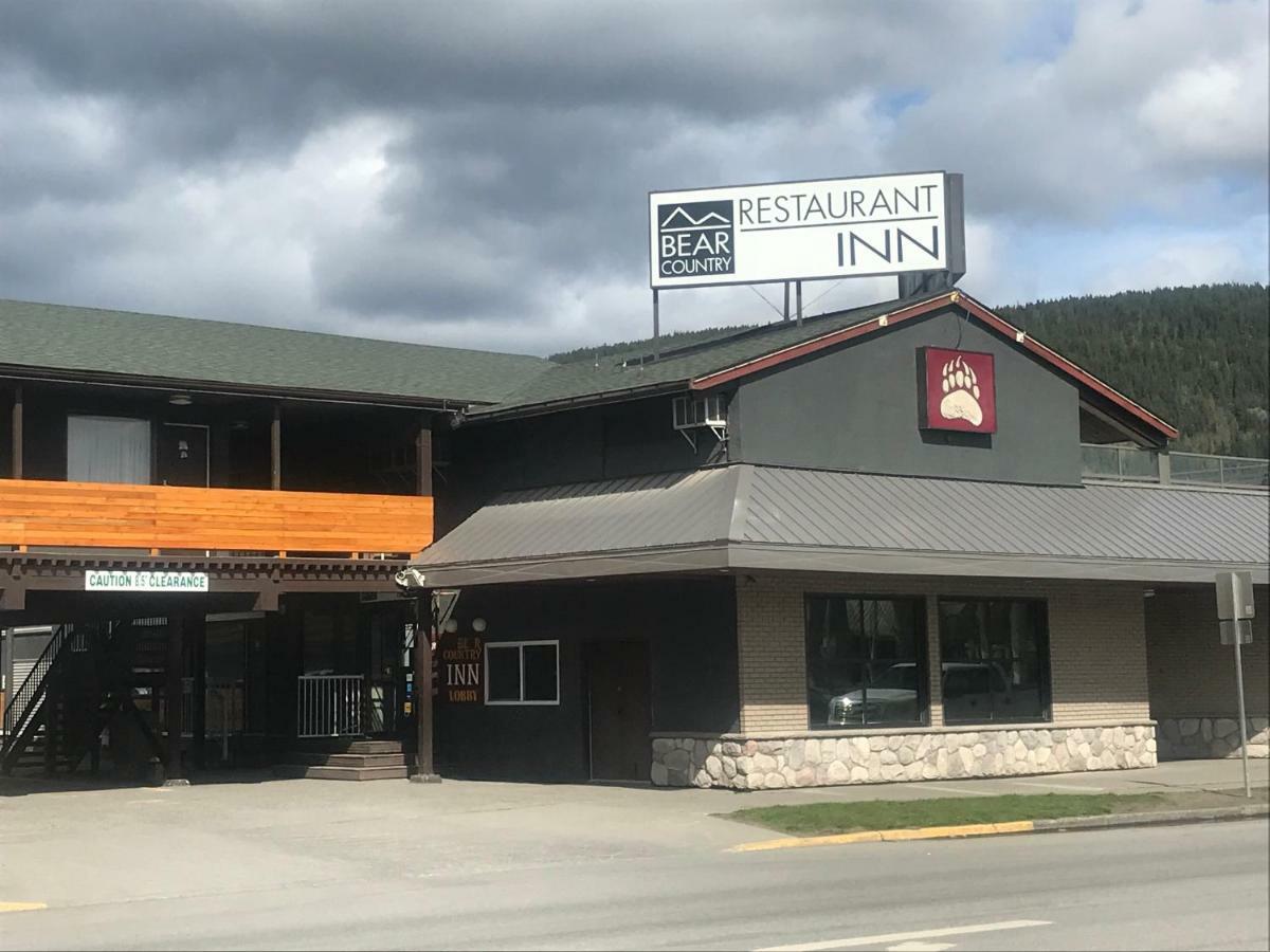 Bear Country Inn Терас Екстериор снимка